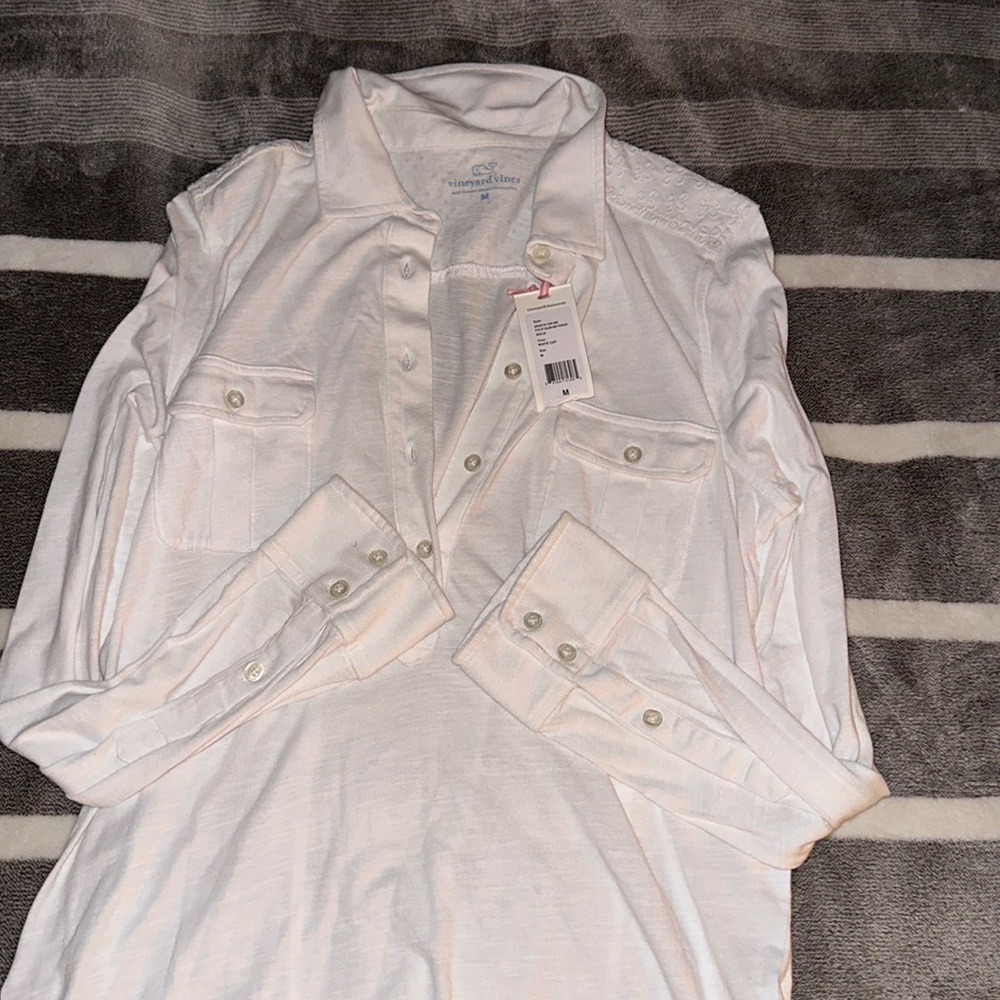 Woman’s Vineyard Vines Shirt